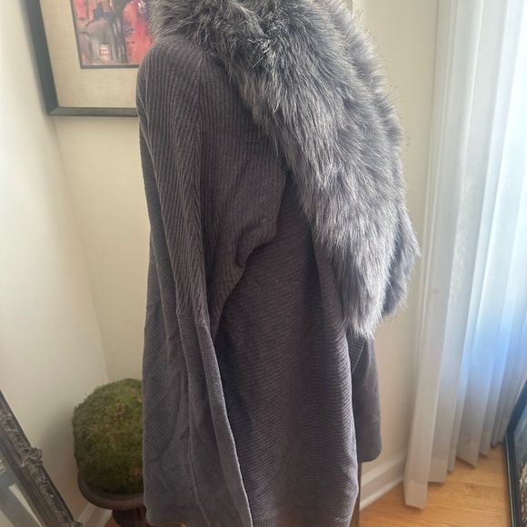 New! Lush Gray Faux Fur Ribbed Cardigan Sweater S - Picture 4 of 7
